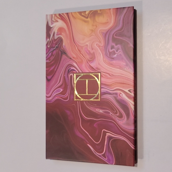 Hipdot Zion Eyeshadow Pallet - Picture 2 of 3